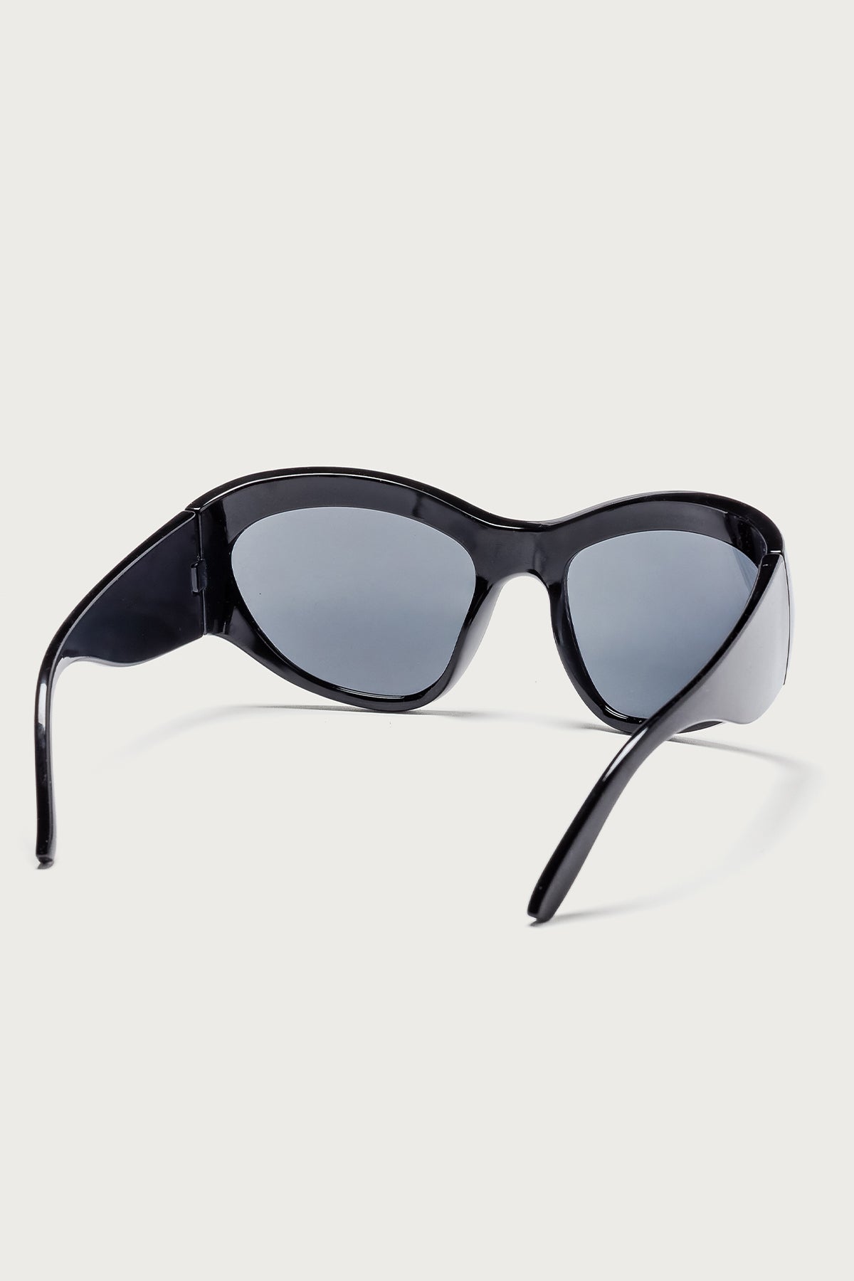 Manuella Oval Sunglasses - Image 4