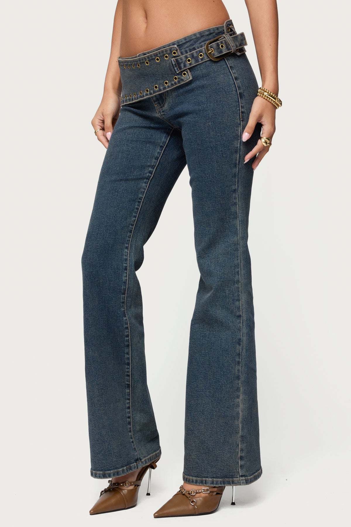 Asymmetric Grommet Belt Low Rise Flared Jeans - Image 4