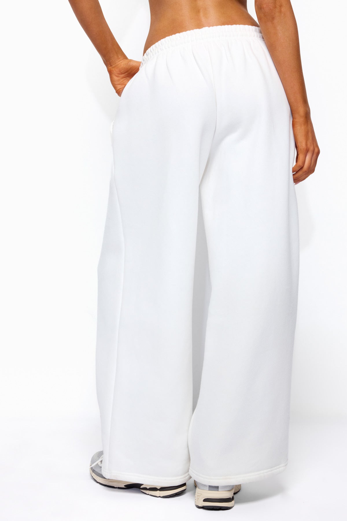 Kamari Low Rise Wide Sweatpants - Image 4