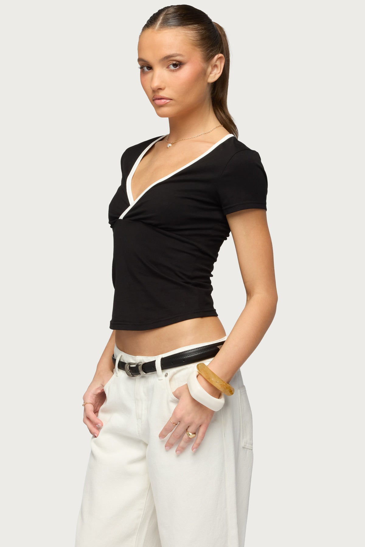 Yulenna Contrast V Neck Top - Image 3