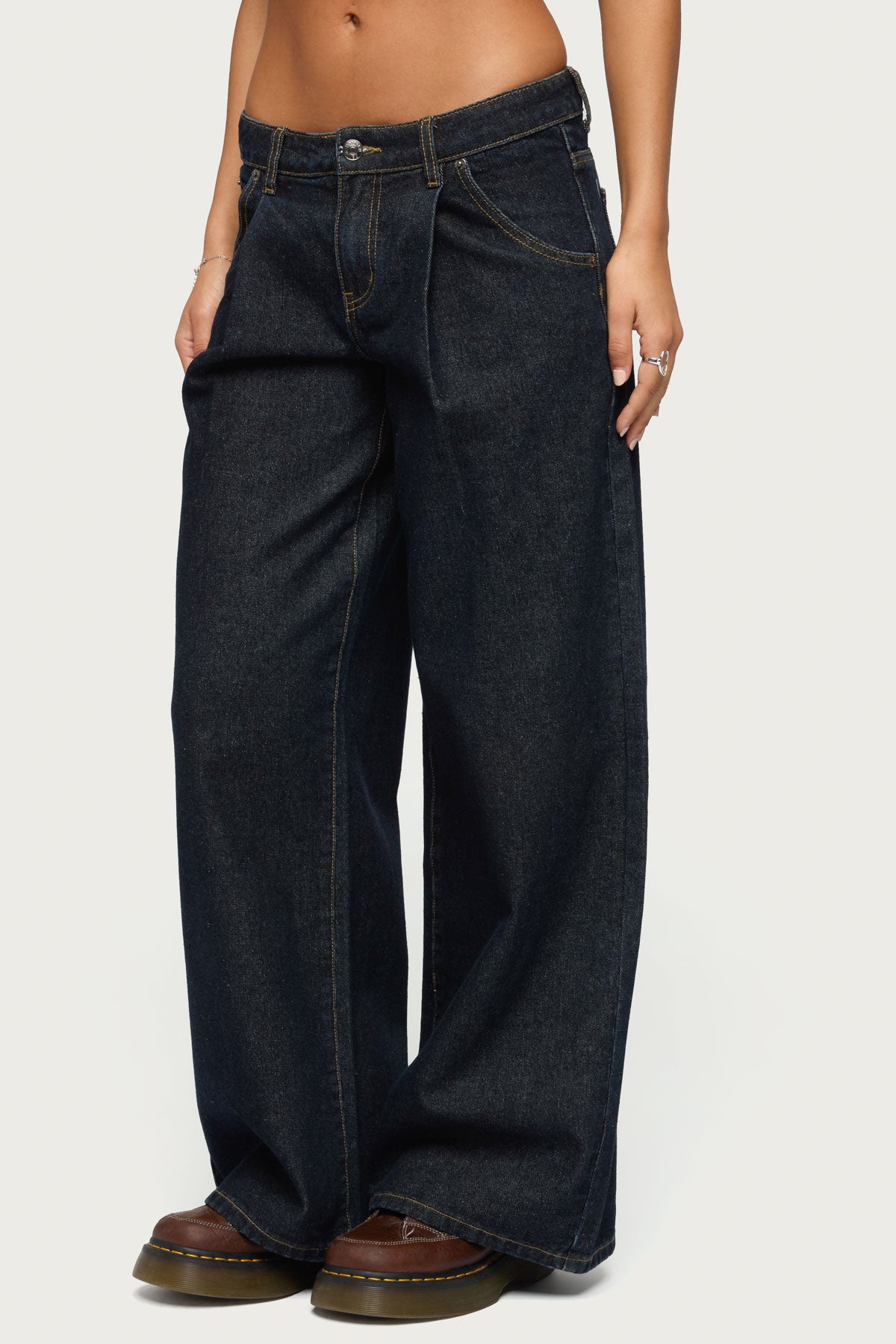 Pleated Low Rise Wide Leg Jeans - Image 3