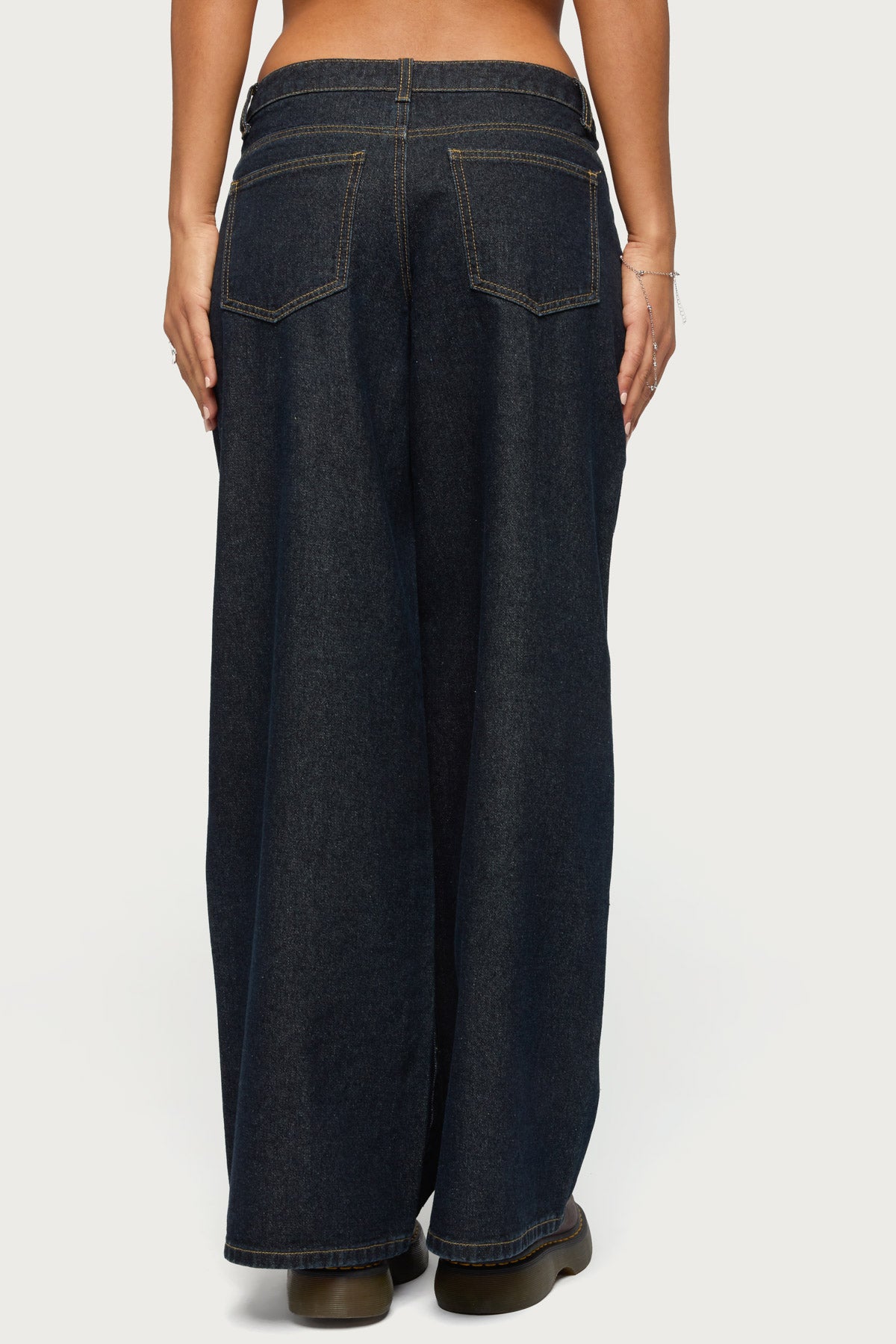 Pleated Low Rise Wide Leg Jeans - Image 4
