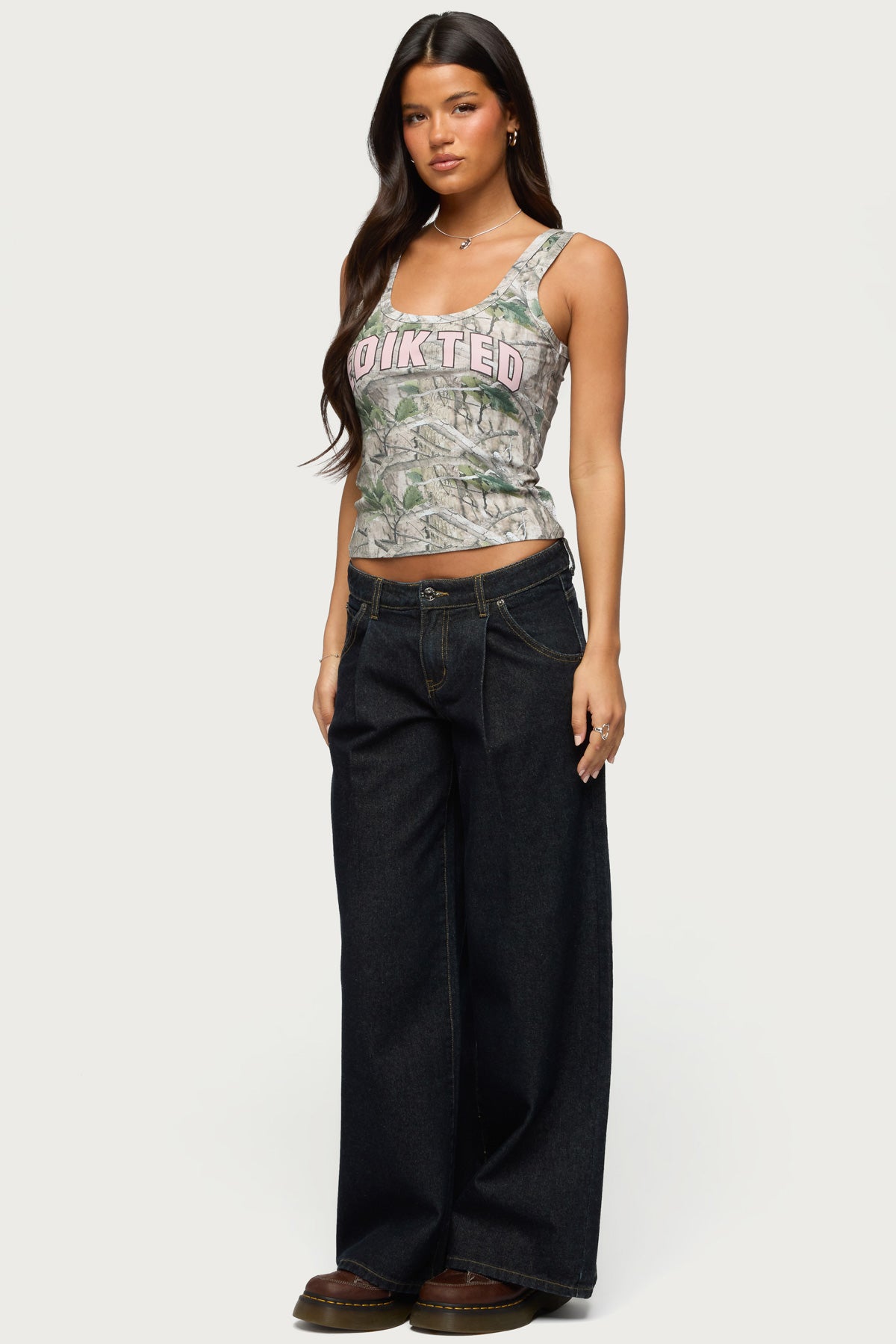Pleated Low Rise Wide Leg Jeans - Image 5