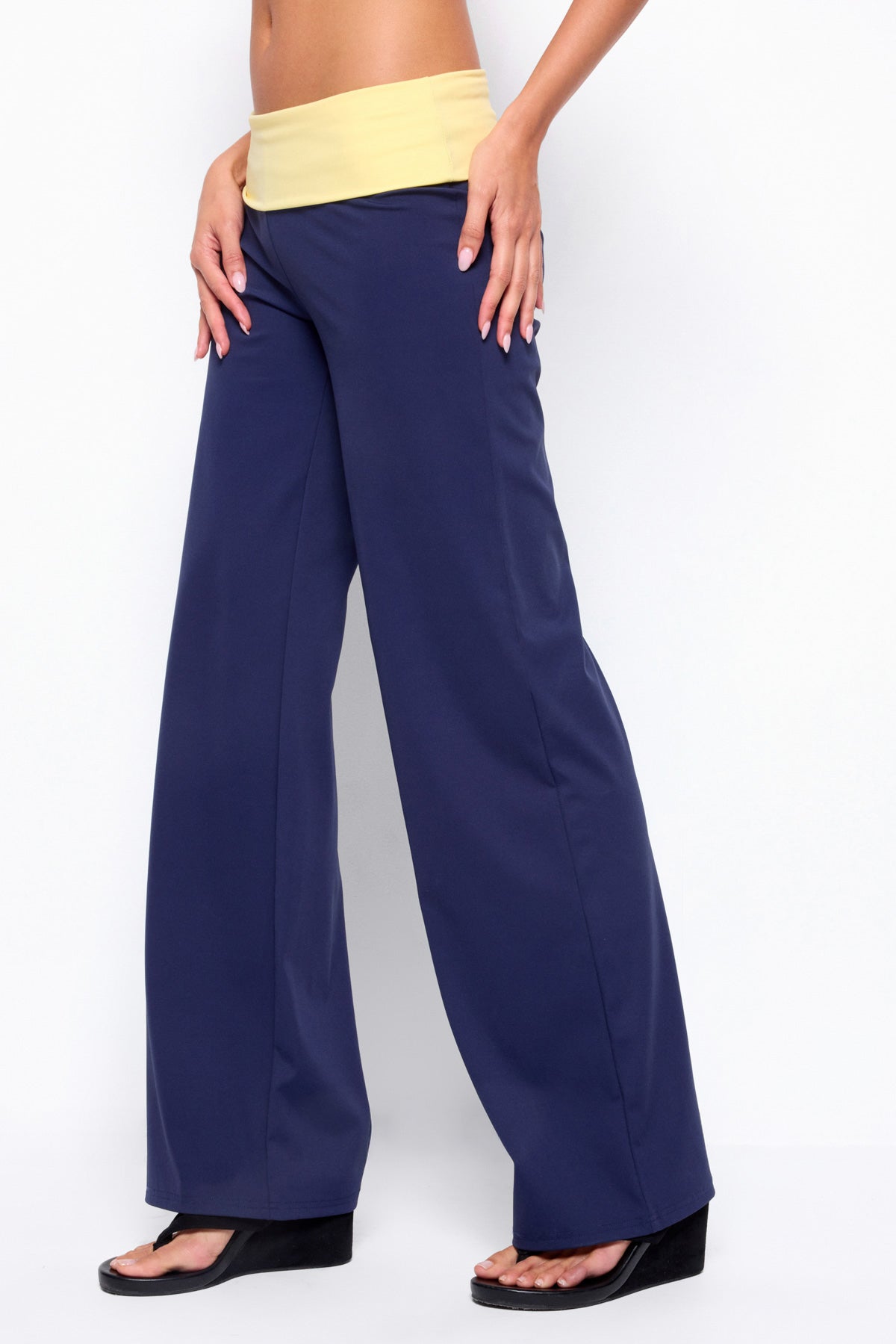 Dayna Contrast Foldover Straight Leg Pants - Image 3